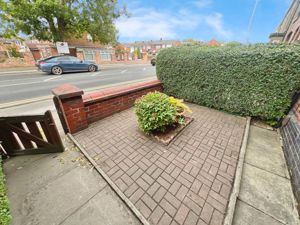 Front garden- click for photo gallery
